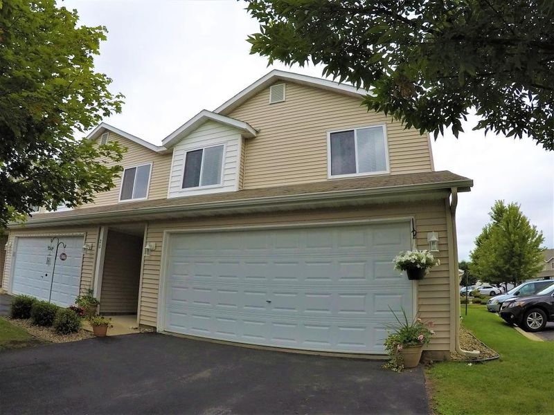 20 Arbor Ln, Farmington, MN 55024