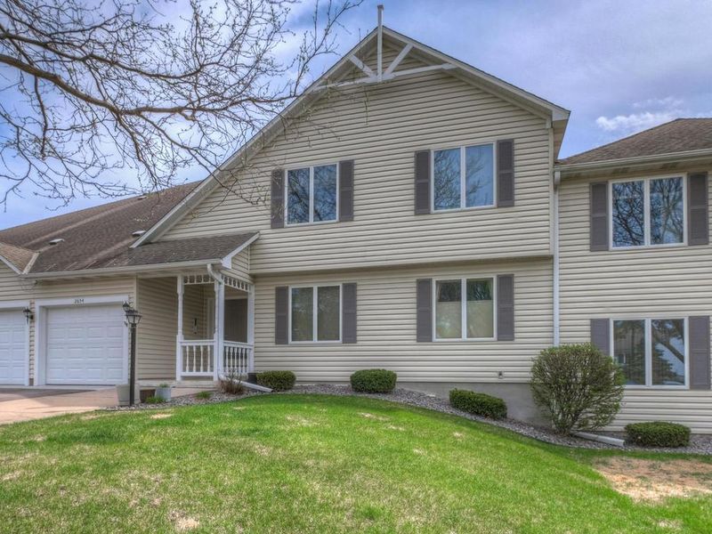2652 Lake Court Dr, Mounds View, MN 55112
