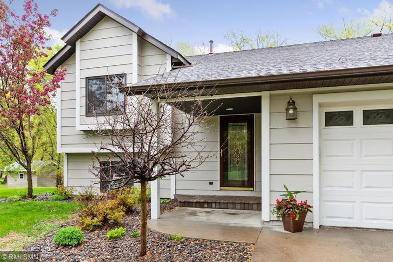 8220 Blackbird Ln, Circle Pines, MN 55014
