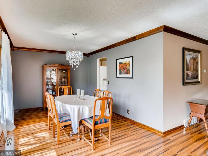 12922 Hamlet Ave, Apple Valley, MN 55124