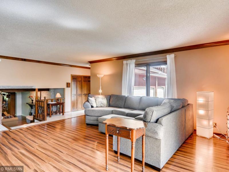 12922 Hamlet Ave, Apple Valley, MN 55124