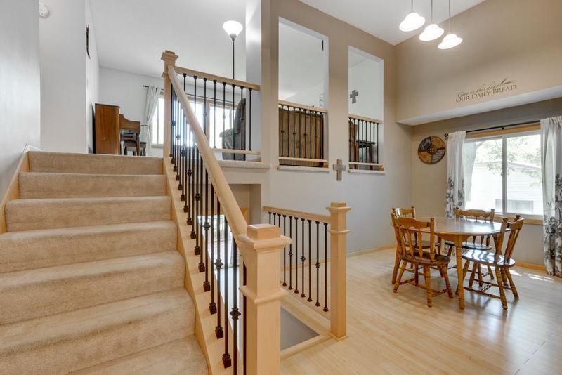 7828 Ranchview Ln N, Maple Grove, MN 55311
