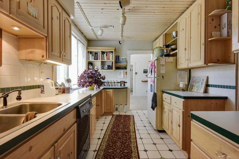 244 Wayzata Blvd E, Wayzata, MN 55391