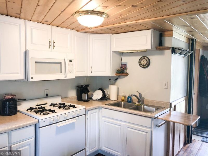 6141 Highland Scenic Rd, Baxter, MN 56425