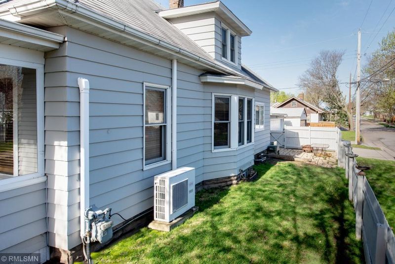 999 Como Pl, Saint Paul, MN 55103