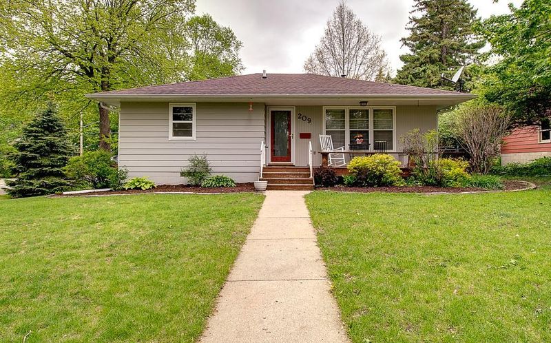 209 Orchard St N, Northfield, MN 55057