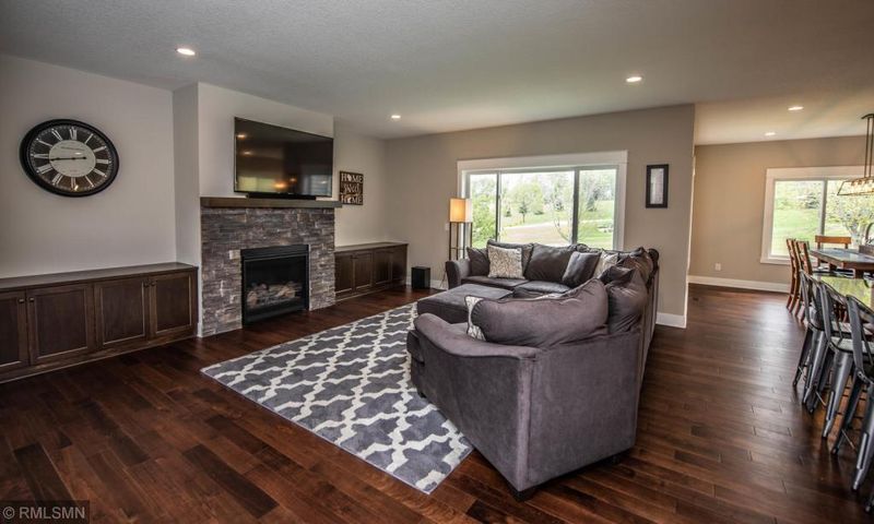 8411 199th Ct W, Lakeville, MN 55044