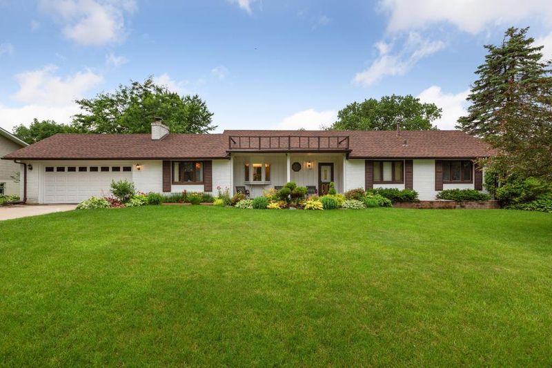 784 Redwood Ln, New Brighton, MN 55112