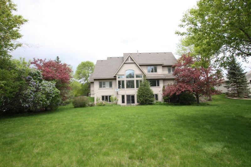 27665 Brynmawr Pl, Excelsior, MN 55331