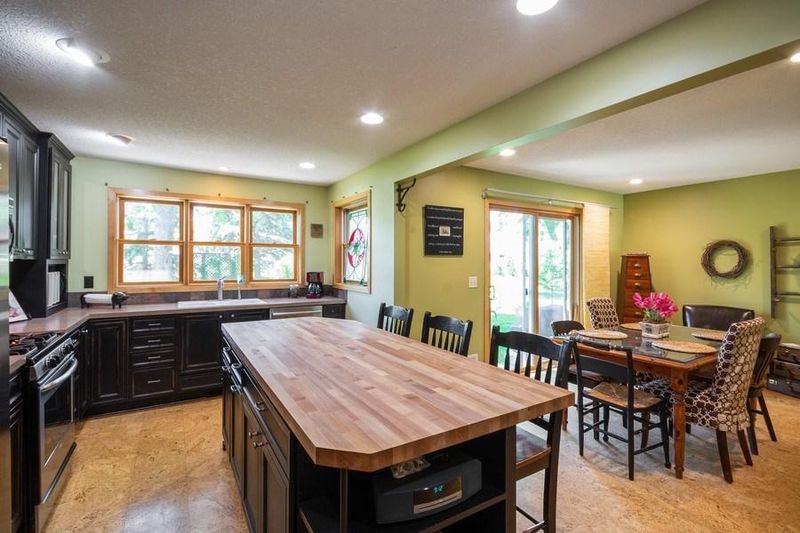 2098 Marble Ln, Eagan, MN 55122