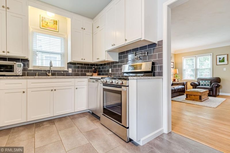 1721 Scheffer Ave, Saint Paul, MN 55116