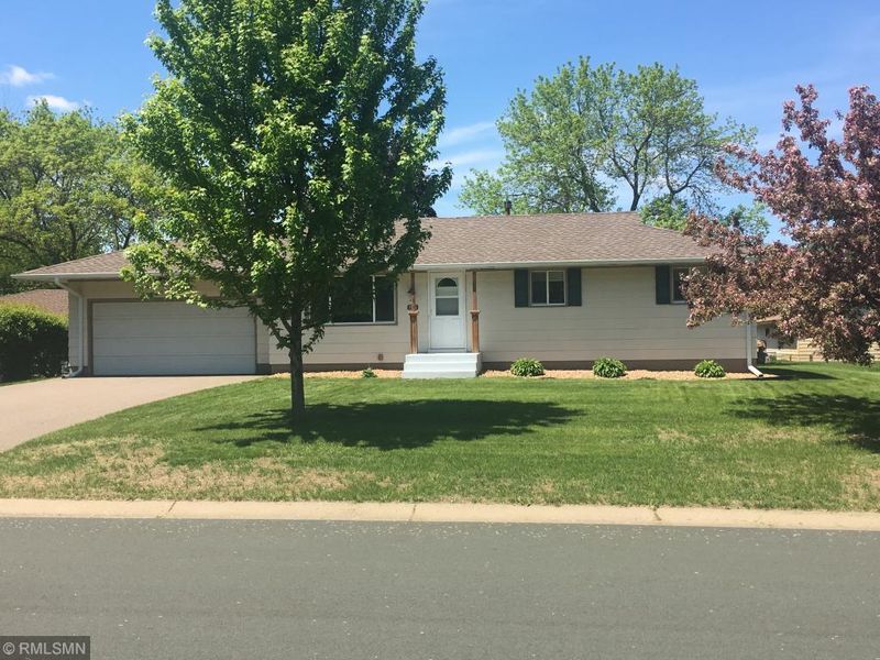 9975 Pilgrim Way, Maple Grove, MN 55369