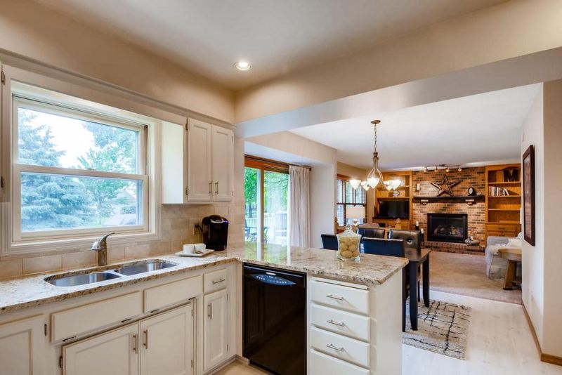 9042 Moorland Chase, Brooklyn Park, MN 55443