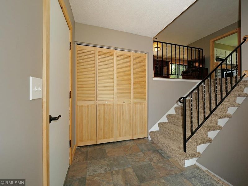 2342 Hidden Valley Ln, Stillwater, MN 55082