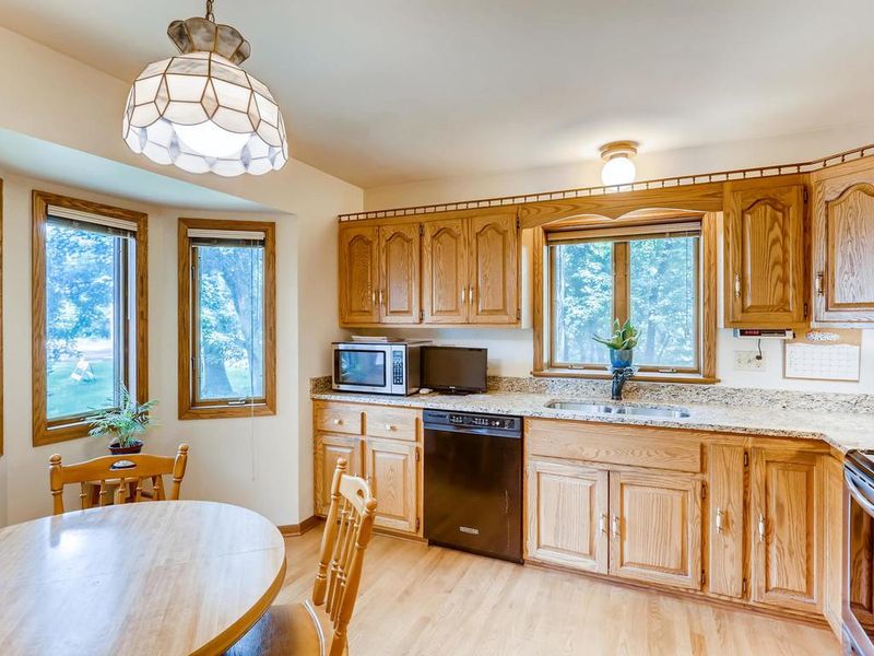 3964 Mcmenemy St, Vadnais Heights, MN 55127