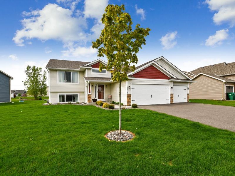 10323 74th St NE, Albertville, MN 55301