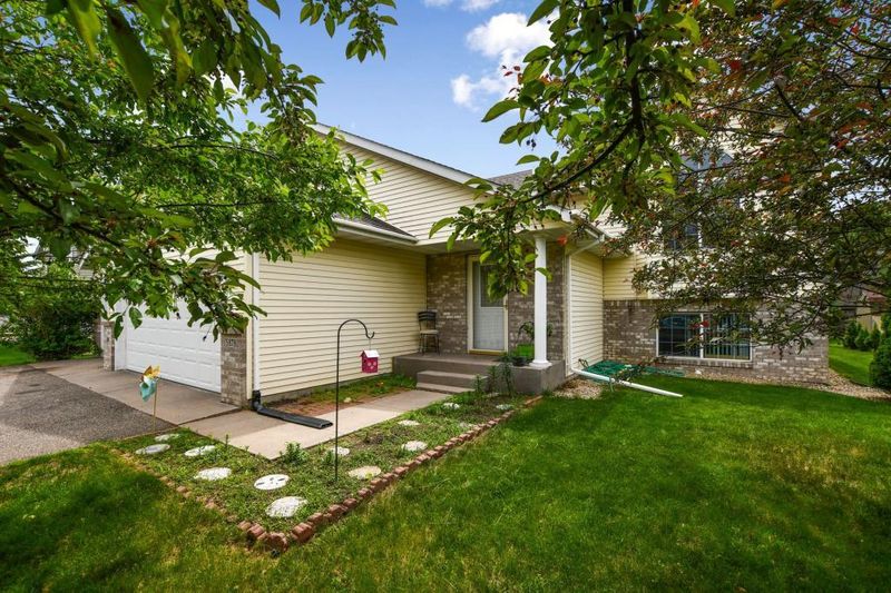 5878 Sandy Dr, Saint Cloud, MN 56303