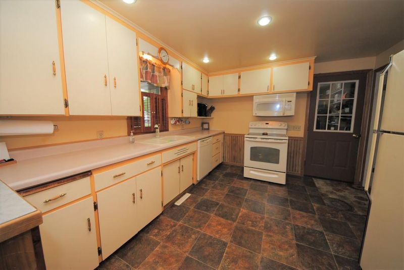205 14th St SE, Menomonie, WI 54751