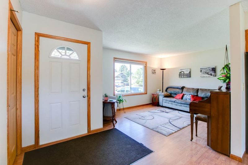 6284 Red Fox Rn, North Branch, MN 55056