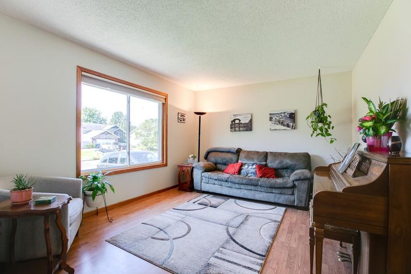 6284 Red Fox Rn, North Branch, MN 55056