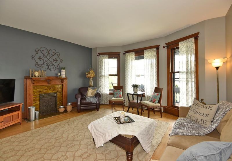 682 Holly Ave #6, Saint Paul, MN 55104