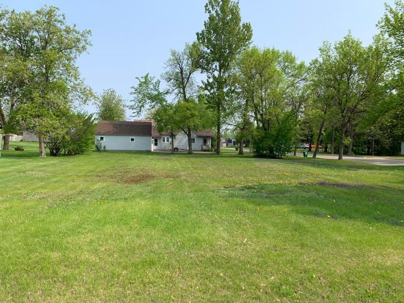 921 5th Ave E, Alexandria, MN 56308