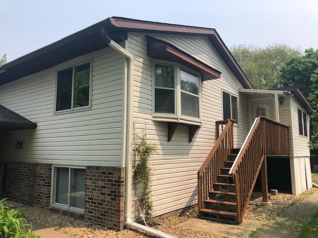 29905 Olinda Trl, Lindstrom, MN 55045