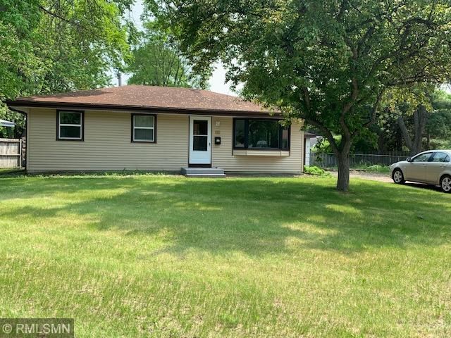 1454 Dixon Dr, Saint Paul Park, MN 55071