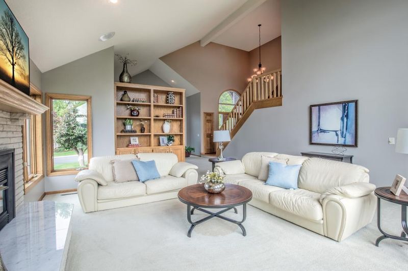 8002 Orchid Ln N, Maple Grove, MN 55311