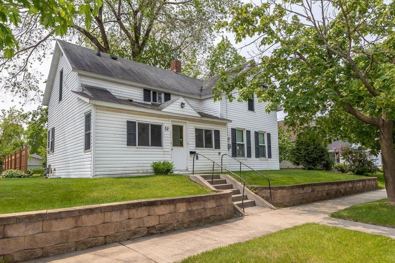 32 11th St NW, Rochester, MN 55901