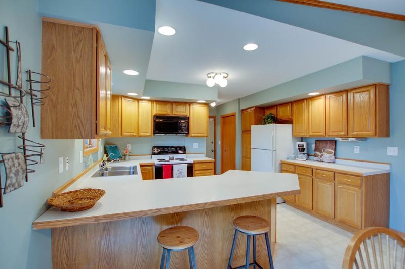 51782 Warbler Dr, Bemidji, MN 56601