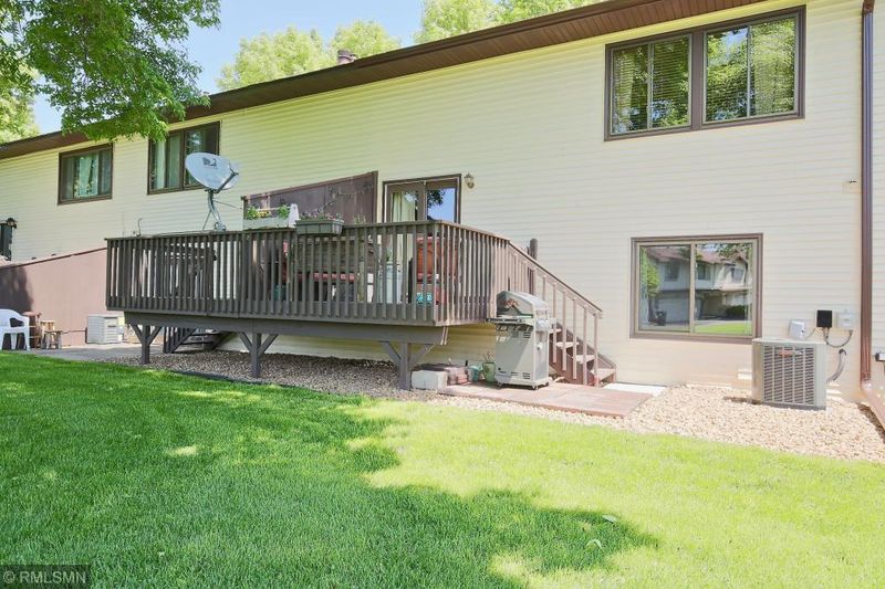7628 Maplebrook Pw N, Brooklyn Park, MN 55445