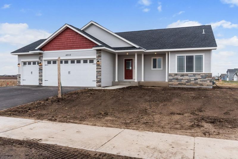 8543 Ebersole Ave NE, Monticello, MN 55362