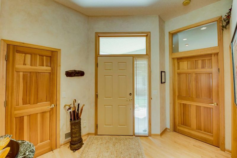 12500 42nd Ave N, Plymouth, MN 55441