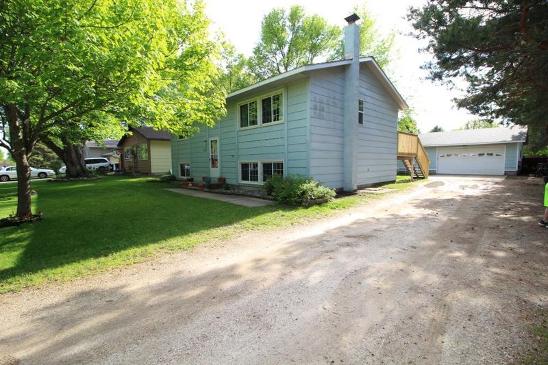 430 Connecticut St NW, Hutchinson, MN 55350