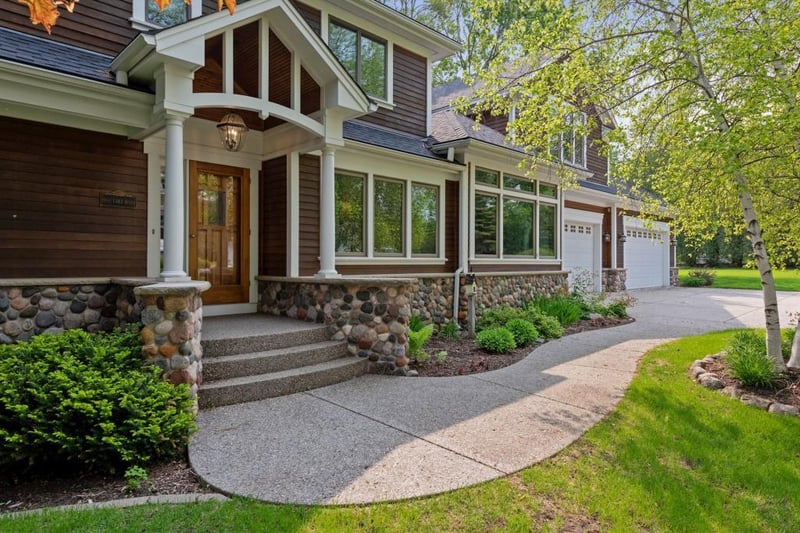 1901 Lake Rd, Minnetonka Beach, MN 55391