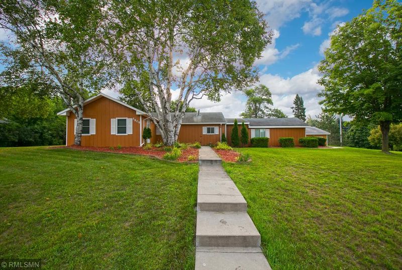 5809 High Park Dr, Minnetonka, MN 55345