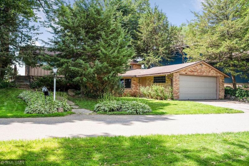 3609 Red Cedar Point Rd, Excelsior, MN 55331