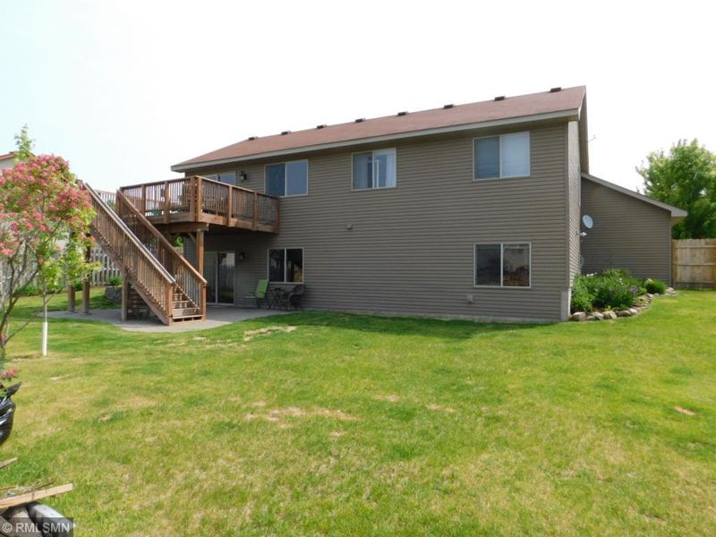 1113 Cimarron Trl, Isanti, MN 55040