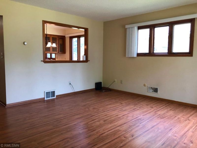 707 16th Ave N, South Saint Paul, MN 55075