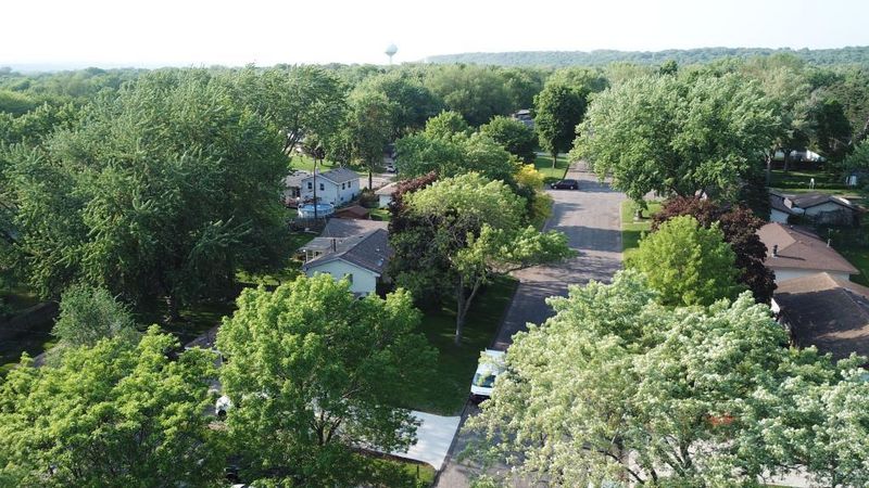 1649 Dixon Dr, Saint Paul Park, MN 55071