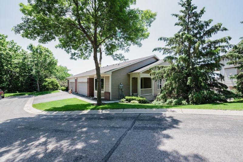 1537 Summit Shores Alcove, Burnsville, MN 55306