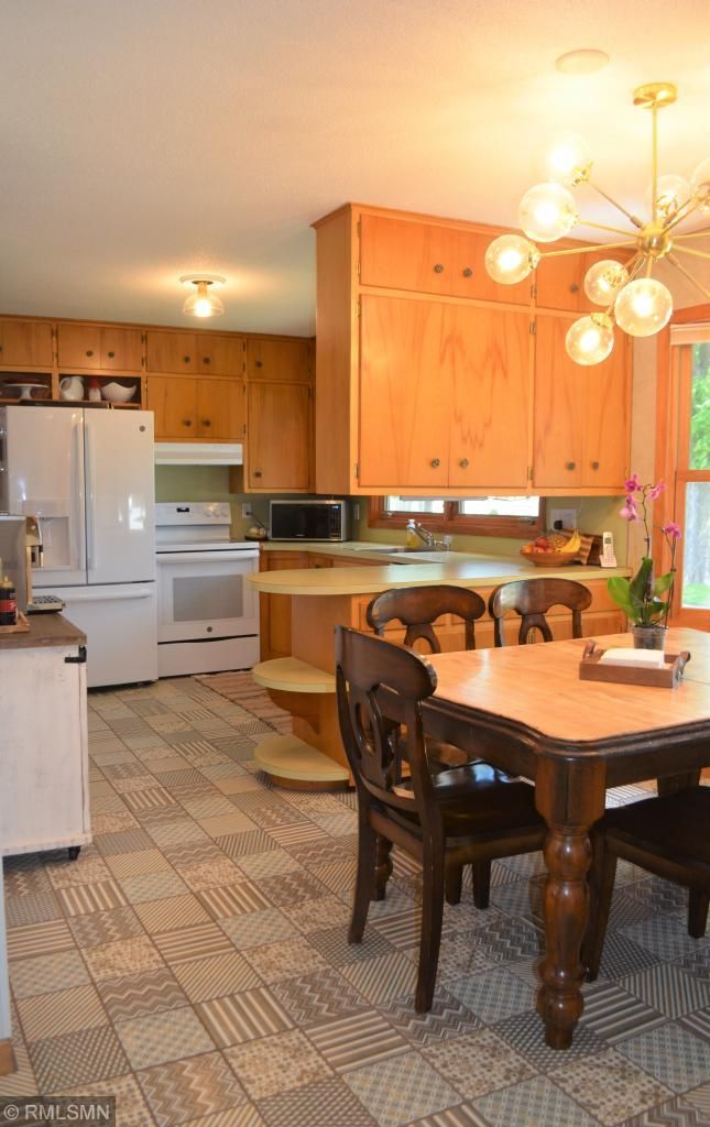 713 N Armstrong Ave, Litchfield, MN 55355