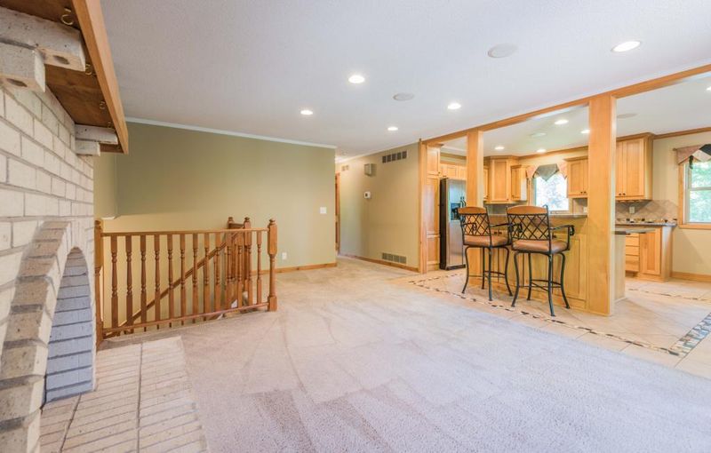 9001 Annapolis Ln N, Maple Grove, MN 55369
