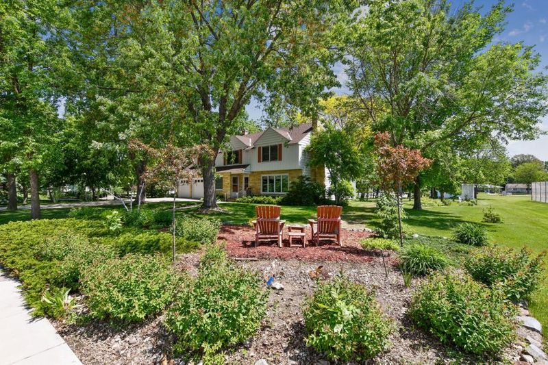215 Myrtle Ave N, Annandale, MN 55302