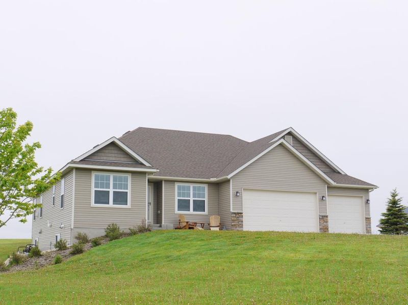 32489 Alexander Ct, Northfield, MN 55057