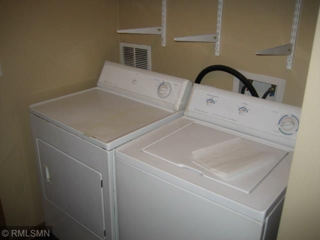 204 E Orchard St, Belle Plaine, MN 56011