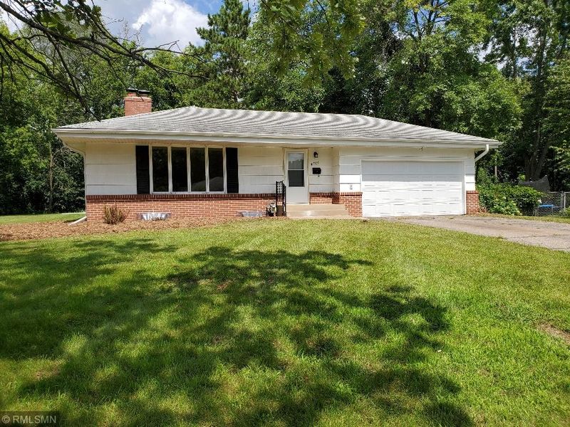 4705 Diane Dr, Minnetonka, MN 55343