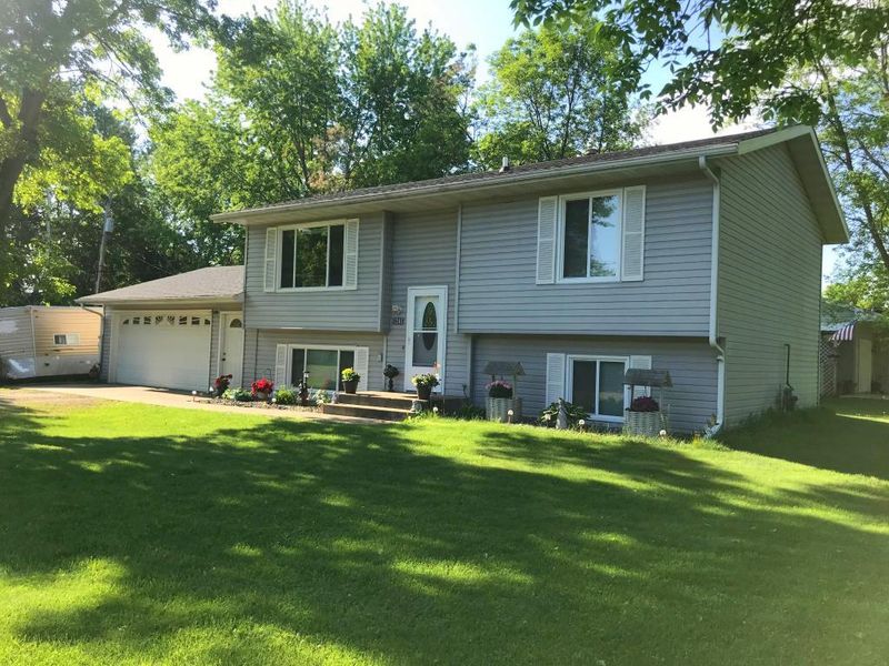 1205 4th Ave SW, Little Falls, MN 56345