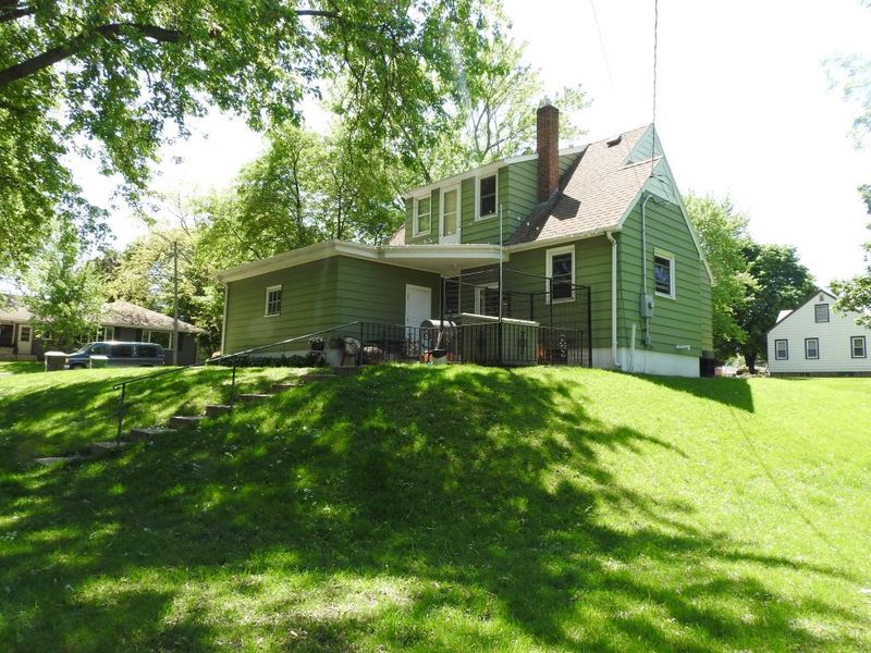 300 Summit Ave, Silver Lake, MN 55381